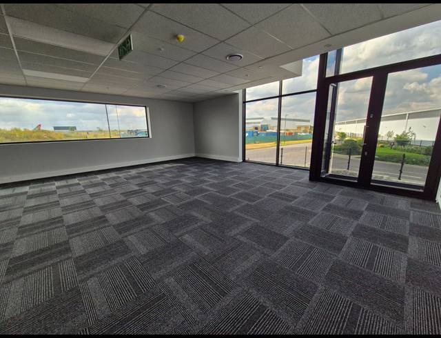8,315M² WAREHOUSE TO LET IN AIRPORT PARK